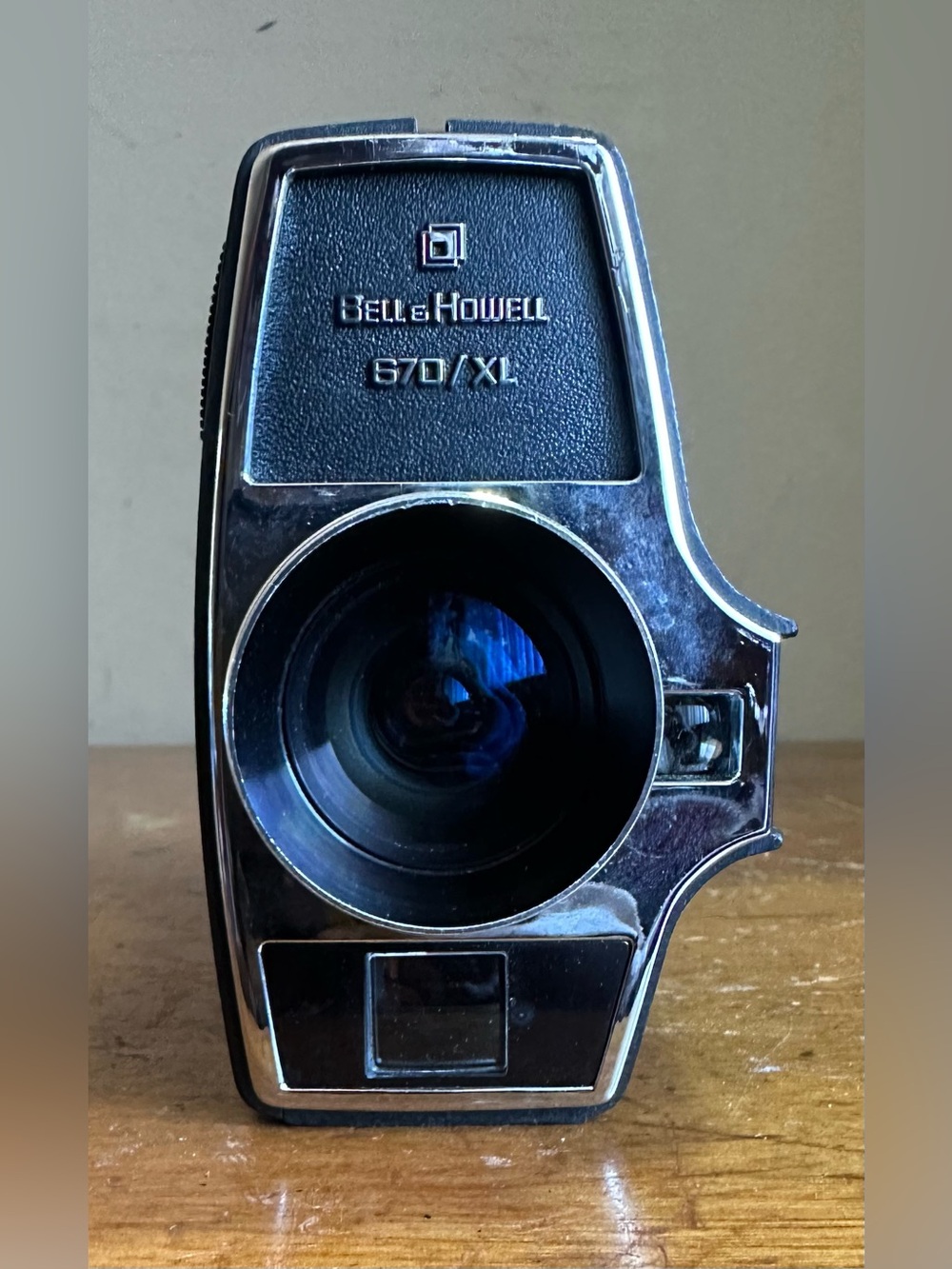 Bell & Howell 670 XL Super 8 Movie Camera Non-Reflex Black Film Format UNTESTED